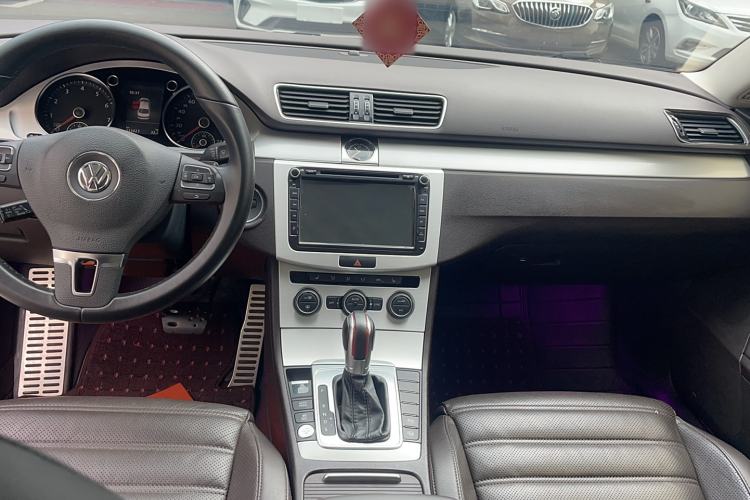 Used Volkswagen FAW-Volkswagen CC 2018 1.8TSI Luxury Model Interior 3