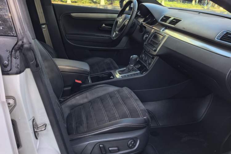 Used Volkswagen FAW-Volkswagen CC 2018 1.8TSI Prestige Model Interior 5
