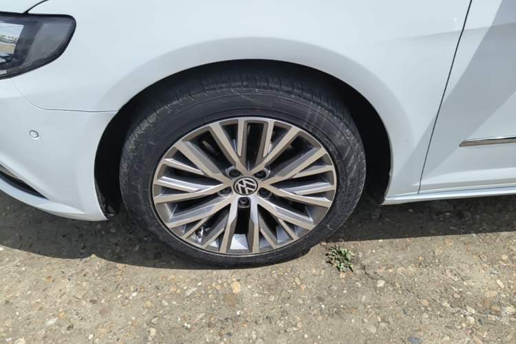 Used Volkswagen FAW-Volkswagen CC 2018 1.8TSI Luxury Model Left Front Wheel Hub