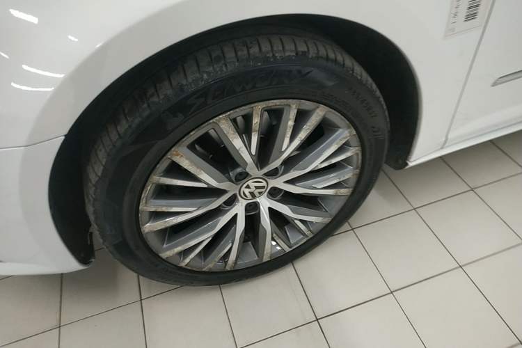 Used Volkswagen FAW-Volkswagen CC 2018 1.8TSI Luxury Model Left Front Wheel Hub