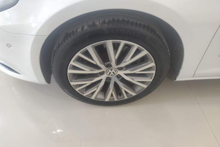 Used Volkswagen FAW-Volkswagen CC 2018 1.8TSI Luxury Model Left Front Wheel Hub