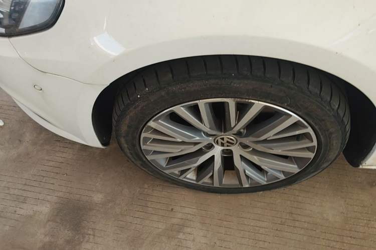 Used Volkswagen FAW-Volkswagen CC 2018 1.8TSI Luxury Model Left Front Wheel Hub