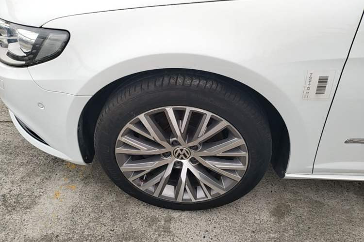 Used Volkswagen FAW-Volkswagen CC 2018 1.8TSI Luxury Model Left Front Wheel Hub