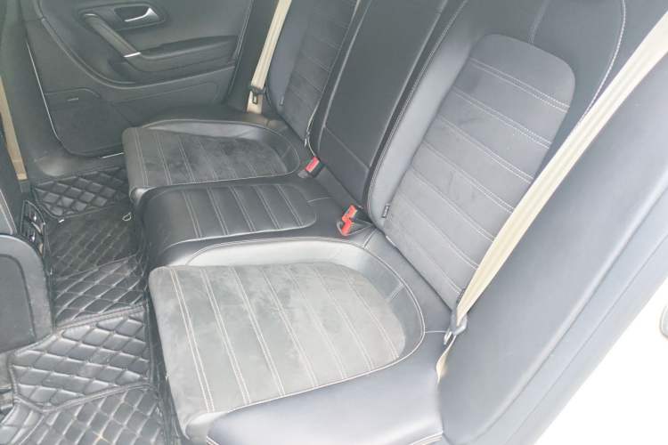 Used Volkswagen FAW-Volkswagen CC 2018 1.8TSI Prestige Model Left Rear Seat