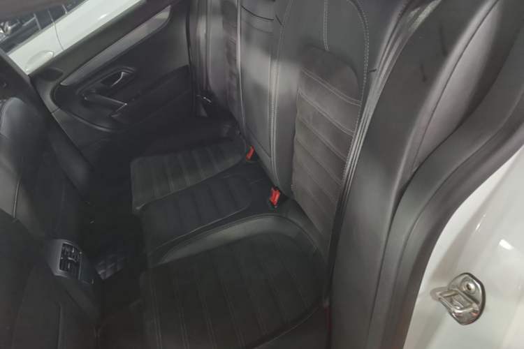 Used Volkswagen FAW-Volkswagen CC 2018 1.8TSI Prestige Model Left Rear Seat