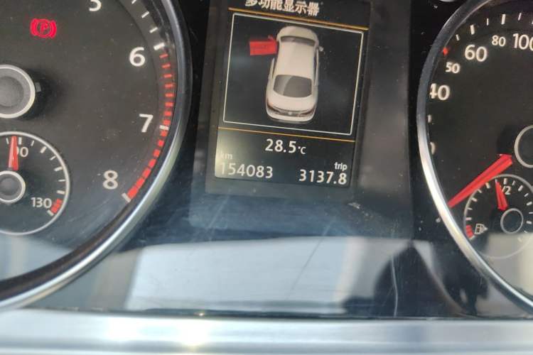 Used Volkswagen FAW-Volkswagen CC 2018 1.8TSI Luxury Model Odometer Close Up
