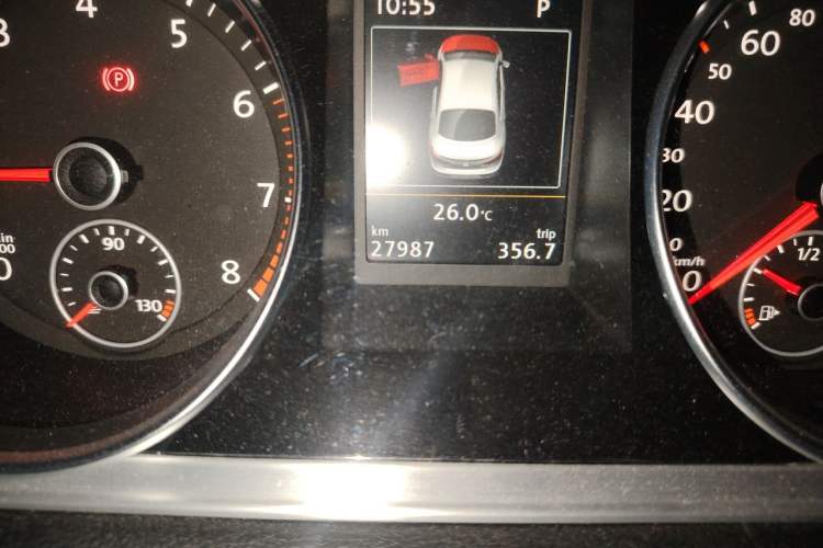 Used Volkswagen FAW-Volkswagen CC 2018 1.8TSI Prestige Model Odometer Close Up