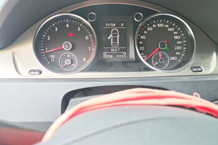 Used Volkswagen FAW-Volkswagen CC 2018 1.8TSI Prestige Model Odometer Close Up