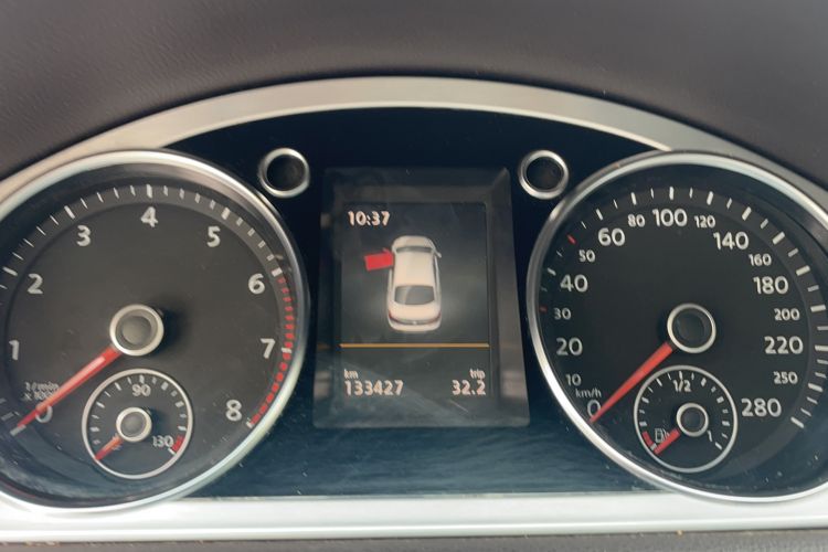 Used Volkswagen FAW-Volkswagen CC 2018 1.8TSI Luxury Model Odometer Close Up