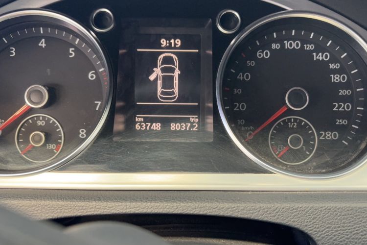 Used Volkswagen FAW-Volkswagen CC 2018 1.8TSI Prestige Model Odometer Close Up