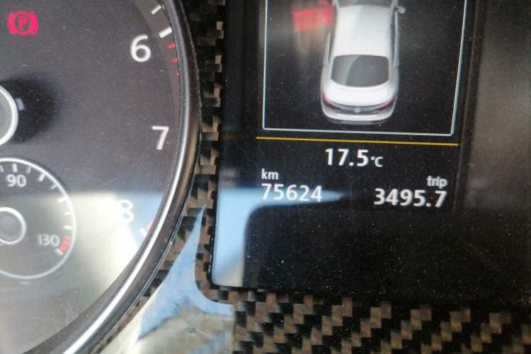 Used Volkswagen FAW-Volkswagen CC 2018 1.8TSI Luxury Model Odometer Close Up