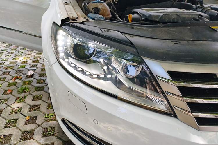 Used Volkswagen FAW-Volkswagen CC 2018 1.8TSI Luxury Model Right Front Headlight