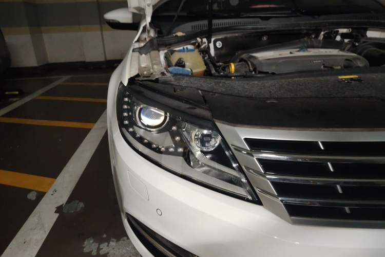 Used Volkswagen FAW-Volkswagen CC 2018 1.8TSI Prestige Model Right Front Headlight