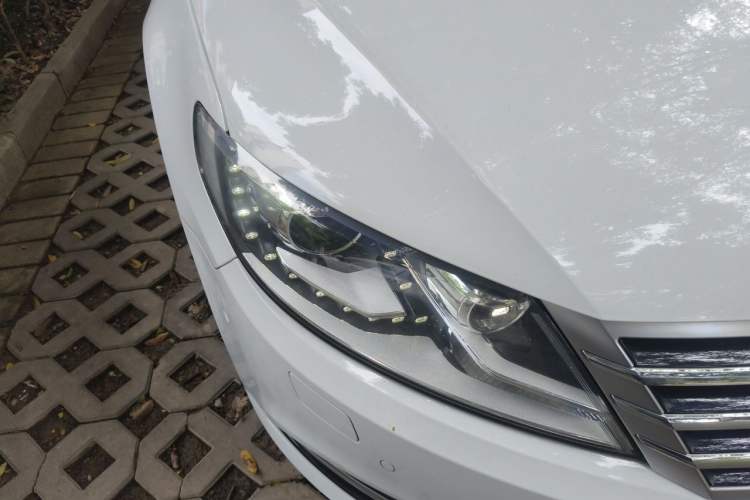 Used Volkswagen FAW-Volkswagen CC 2018 1.8TSI Luxury Model Right Front Headlight