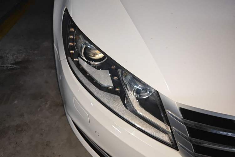 Used Volkswagen FAW-Volkswagen CC 2018 1.8TSI Luxury Model Right Front Headlight