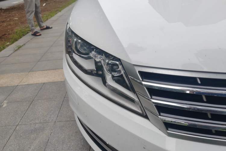 Used Volkswagen FAW-Volkswagen CC 2018 1.8TSI Luxury Model Right Front Headlight
