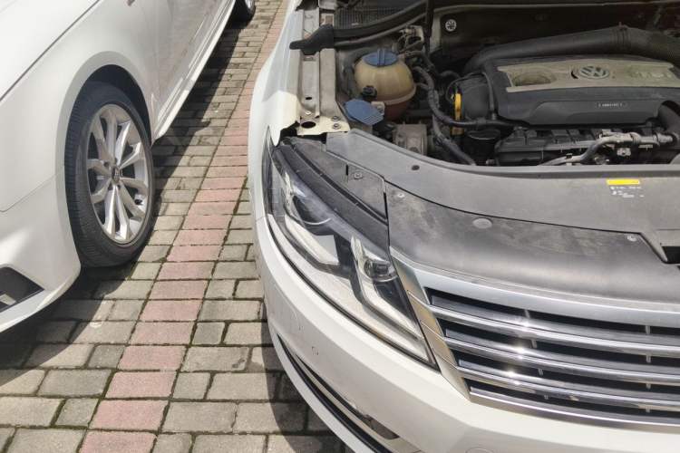 Used Volkswagen FAW-Volkswagen CC 2018 2.0 TSI Luxury Model Right Front Headlight