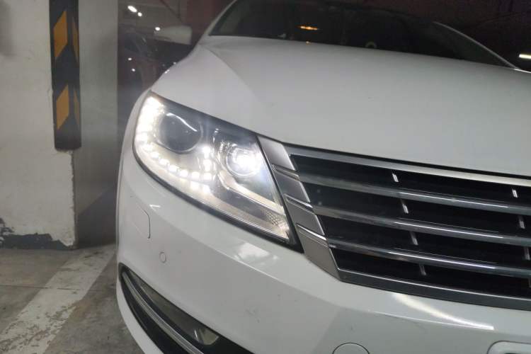 Used Volkswagen FAW-Volkswagen CC 2018 1.8TSI Luxury Model Right Front Headlight
