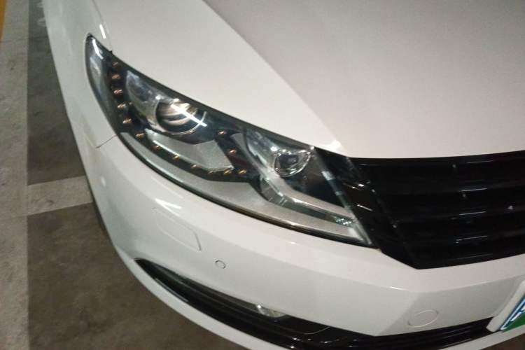 Used Volkswagen FAW-Volkswagen CC 2018 1.8TSI Luxury Model Right Front Headlight
