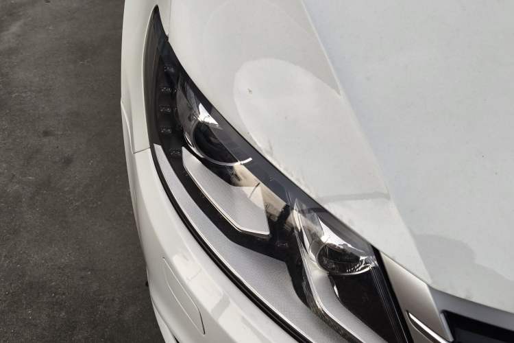 Used Volkswagen FAW-Volkswagen CC 2018 1.8TSI Luxury Model Right Front Headlight