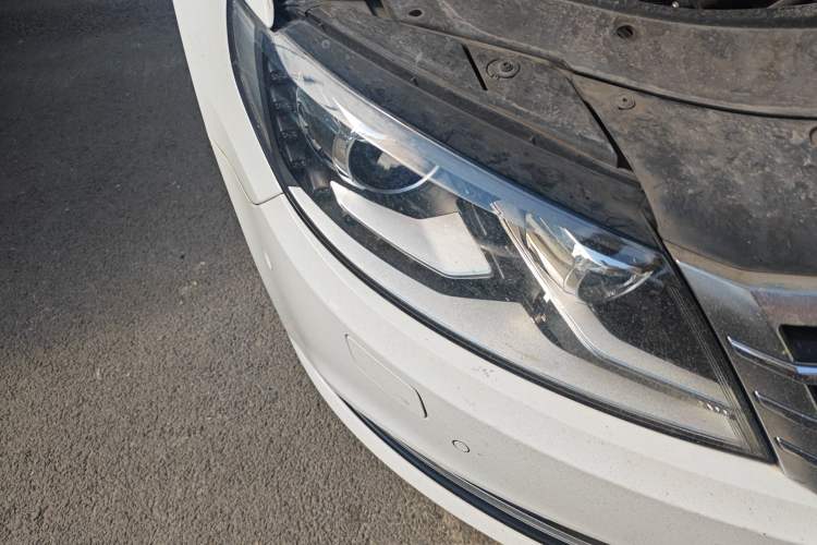Used Volkswagen FAW-Volkswagen CC 2018 1.8TSI Luxury Model Right Front Headlight
