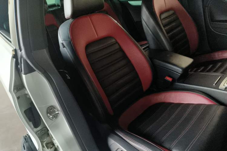 Used Volkswagen FAW-Volkswagen CC 2018 1.8TSI Luxury Model Right Front Seat