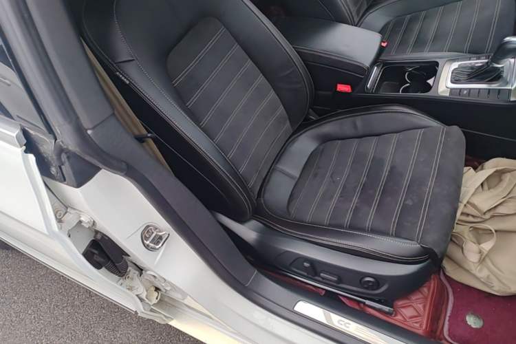 Used Volkswagen FAW-Volkswagen CC 2018 1.8TSI Prestige Model Right Front Seat