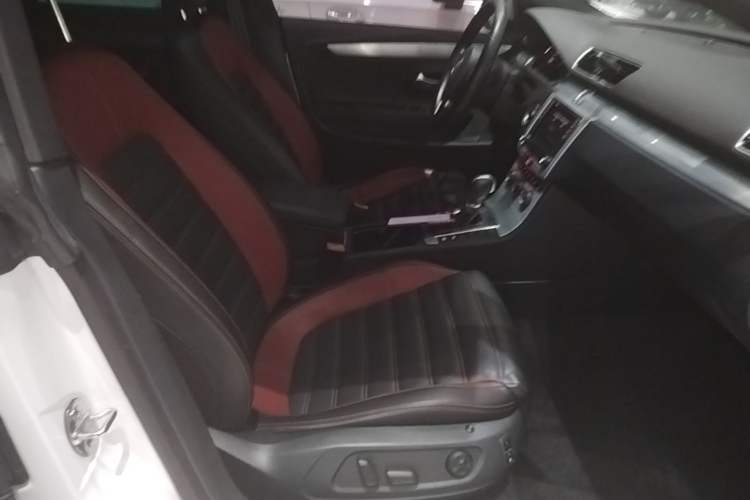Used Volkswagen FAW-Volkswagen CC 2018 1.8TSI Luxury Model Right Front Seat