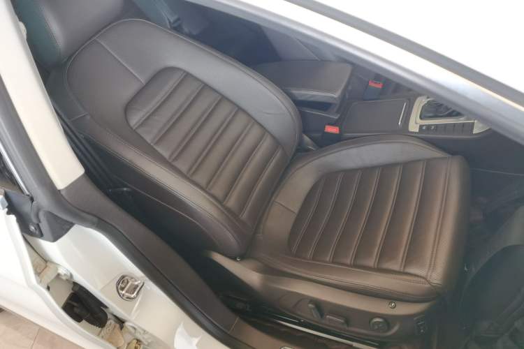 Used Volkswagen FAW-Volkswagen CC 2018 1.8TSI Luxury Model Right Front Seat