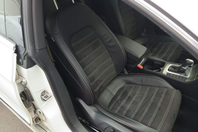 Used Volkswagen FAW-Volkswagen CC 2018 1.8TSI Prestige Model Right Front Seat