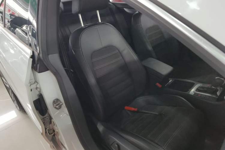 Used Volkswagen FAW-Volkswagen CC 2018 1.8TSI Prestige Model Right Front Seat