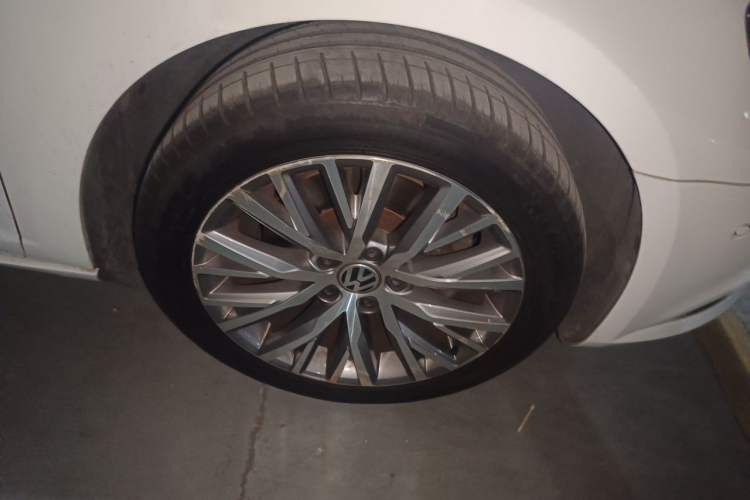 Used Volkswagen FAW-Volkswagen CC 2018 1.8TSI Prestige Model Right Front Wheel Hub