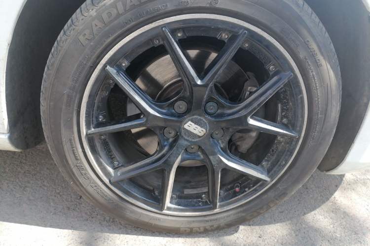Used Volkswagen FAW-Volkswagen CC 2018 1.8TSI Luxury Model Right Front Wheel Hub