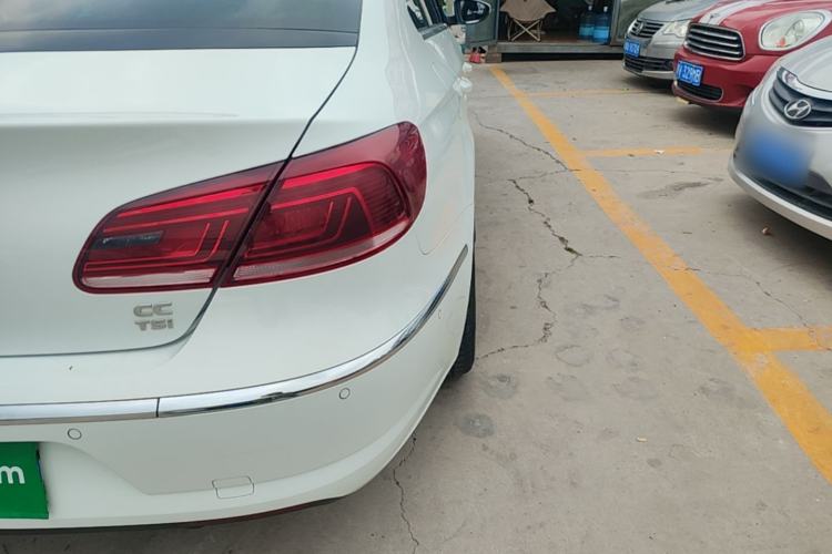 Used Volkswagen FAW-Volkswagen CC 2018 1.8TSI Luxury Model Right Rear Taillight