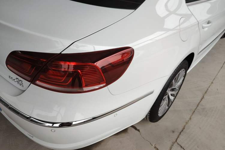 Used Volkswagen FAW-Volkswagen CC 2018 1.8TSI Luxury Model Right Rear Taillight