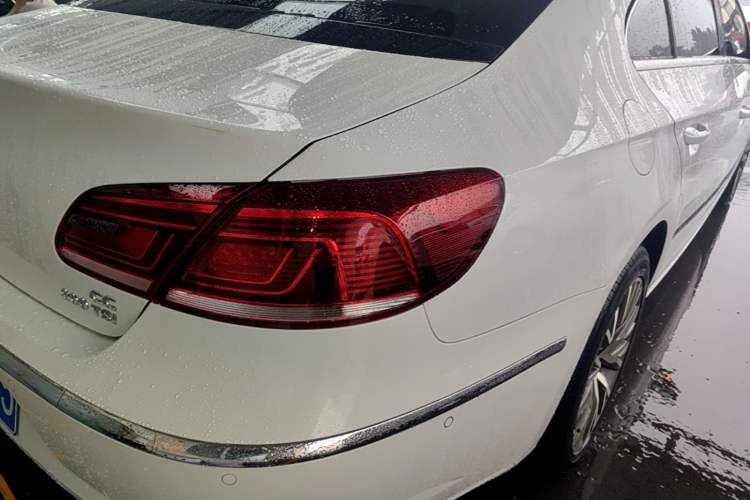 Used Volkswagen FAW-Volkswagen CC 2018 1.8TSI Luxury Model Right Rear Taillight