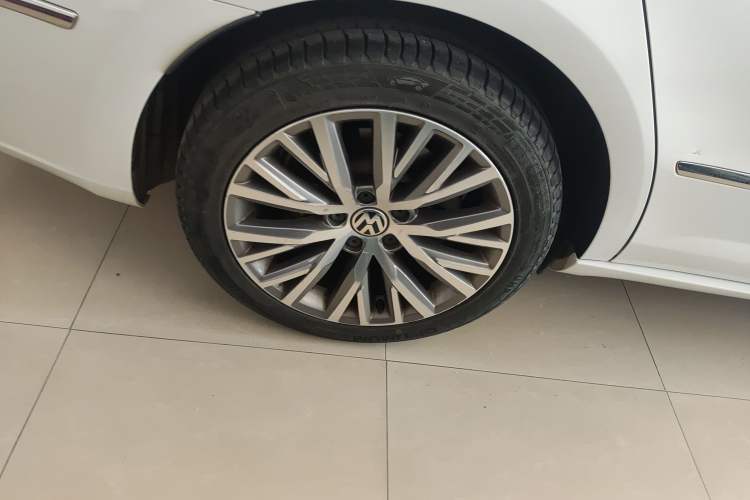 Used Volkswagen FAW-Volkswagen CC 2018 1.8TSI Luxury Model Right Rear Wheel Hub
