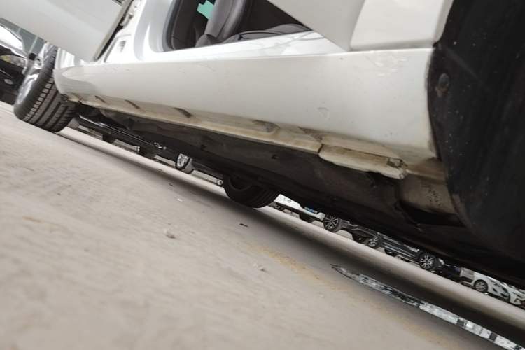 Used Volkswagen FAW-Volkswagen CC 2018 1.8TSI Luxury Model Right Side Sill