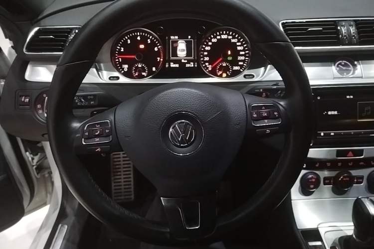 Used Volkswagen FAW-Volkswagen CC 2018 1.8TSI Luxury Model Steering Wheel