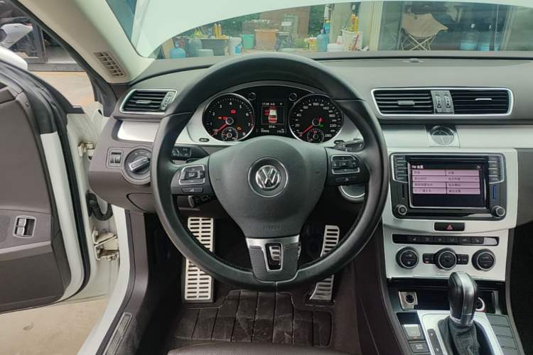 Used Volkswagen FAW-Volkswagen CC 2018 1.8TSI Luxury Model Steering Wheel