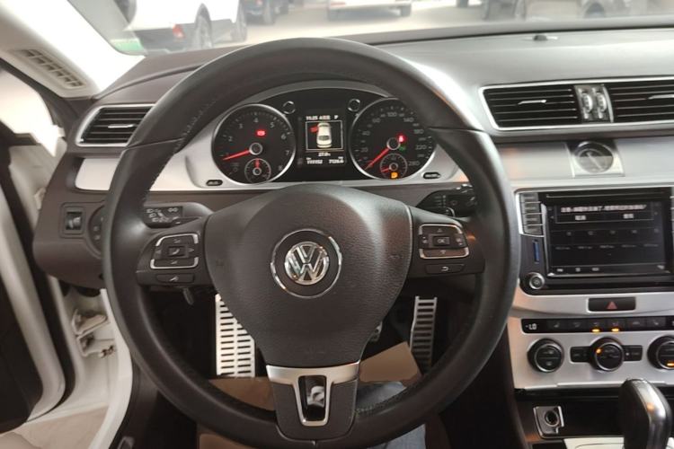 Used Volkswagen FAW-Volkswagen CC 2018 1.8TSI Luxury Model Steering Wheel