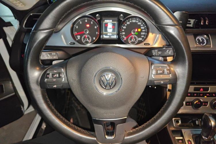 Used Volkswagen FAW-Volkswagen CC 2018 1.8TSI Luxury Model Steering Wheel