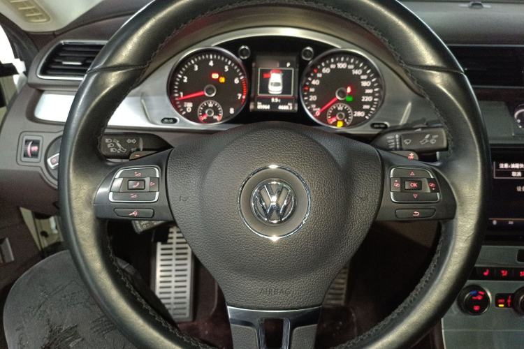 Used Volkswagen FAW-Volkswagen CC 2018 1.8TSI Luxury Model Steering Wheel