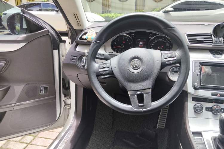 Used Volkswagen FAW-Volkswagen CC 2018 2.0 TSI Luxury Model Steering Wheel