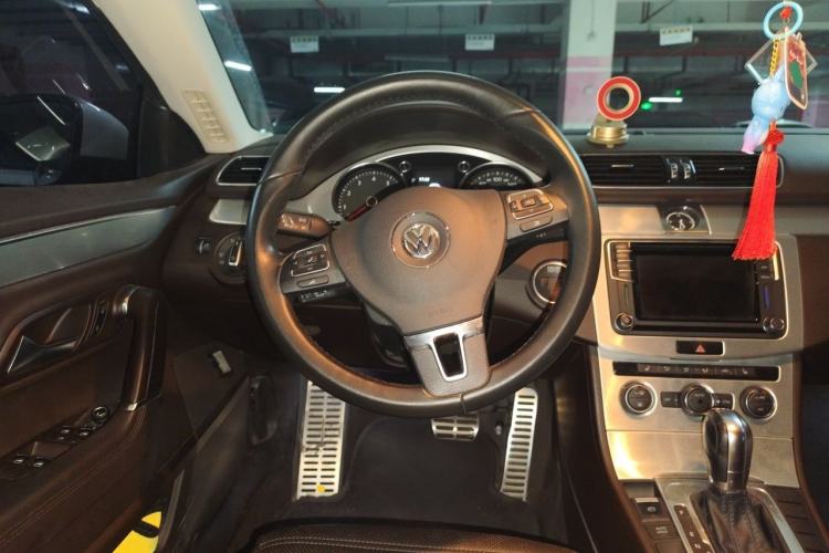 Used Volkswagen FAW-Volkswagen CC 2018 1.8TSI Luxury Model Steering Wheel
