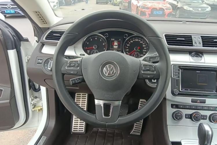 Used Volkswagen FAW-Volkswagen CC 2018 1.8TSI Luxury Model Steering Wheel