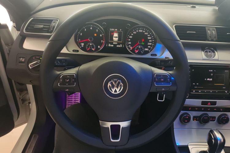 Used Volkswagen FAW-Volkswagen CC 2018 1.8TSI Luxury Model Steering Wheel