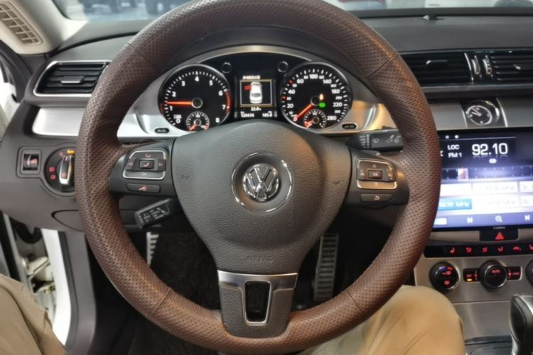 Used Volkswagen FAW-Volkswagen CC 2018 1.8TSI Luxury Model Steering Wheel