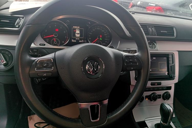 Used Volkswagen FAW-Volkswagen CC 2018 1.8TSI Luxury Model Steering Wheel