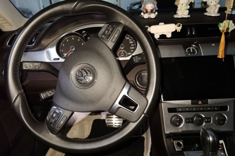 Used Volkswagen FAW-Volkswagen CC 2018 1.8TSI Luxury Model Steering Wheel